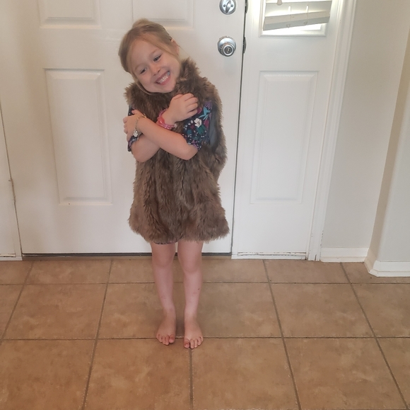 Justice 12/14 brown faux fur vest zip up - Picture 11 of 15